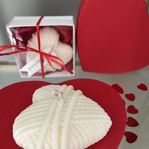 Feel thel love- The Knitted Heart
